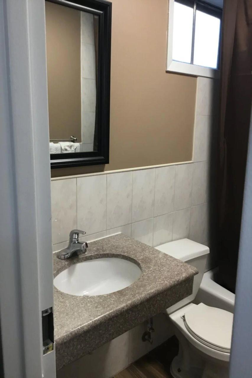 Americas Best Value Inn Avenel Woodbridge Luaran gambar